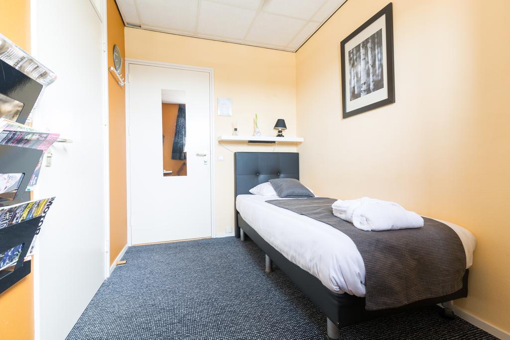 Hotel Restaurant De Buizerd Langedijk 외부 사진