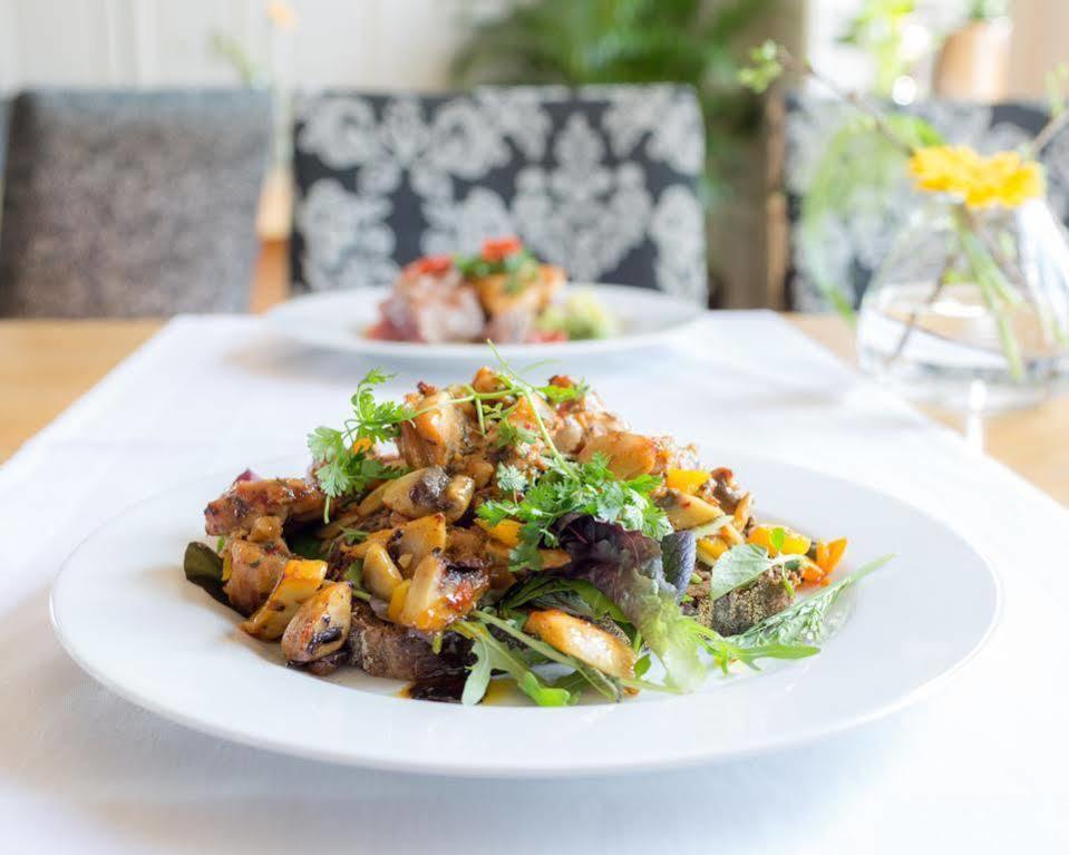 Hotel Restaurant De Buizerd Langedijk 외부 사진